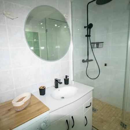 Quiet Nest Near And Port Appartement